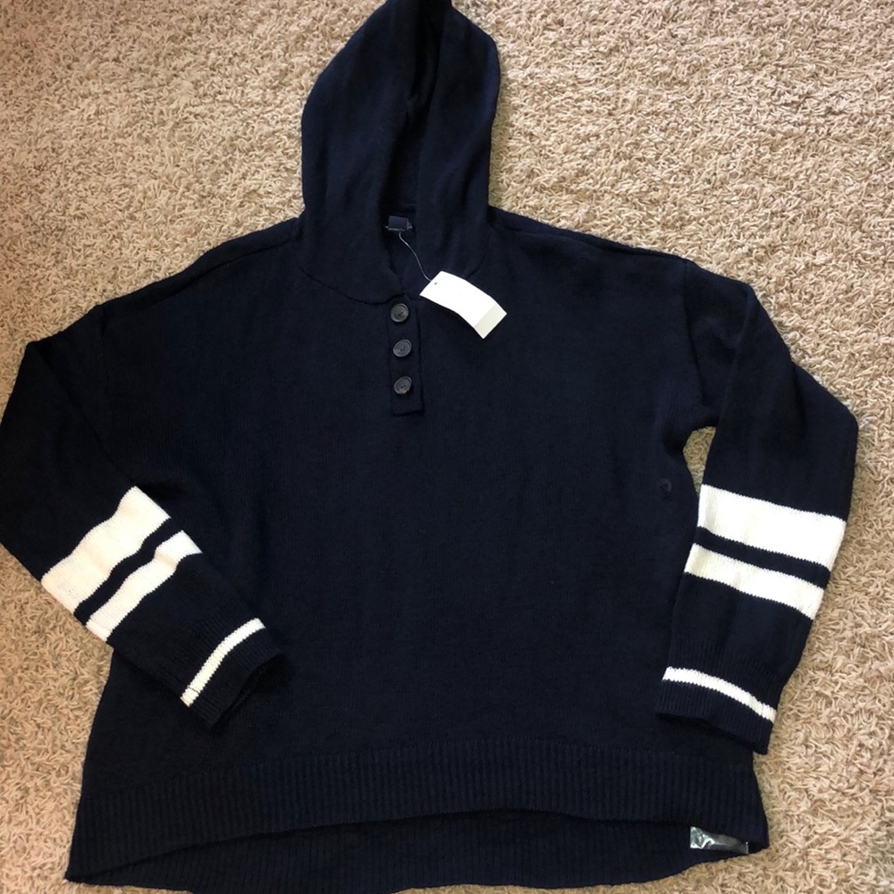 New With Tags American Eagle Hooded Sweater